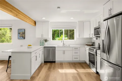 $1,395,000 | 21604 78th Avenue Southeast, Woodinville, WA 98072