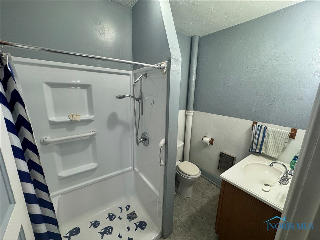 2015 Maginnis Road Oregon, OH 43616 - Photo 13 of 20 Gallery Image 13