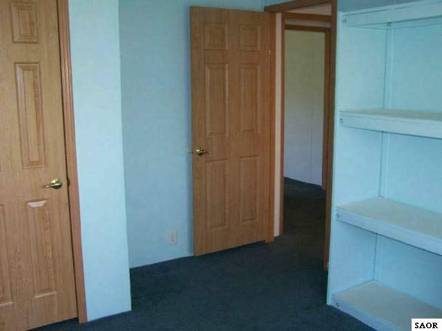 3710 Vandekarr Road Owosso, MI 48867 - Photo 7 of 9 42747-6.JPG