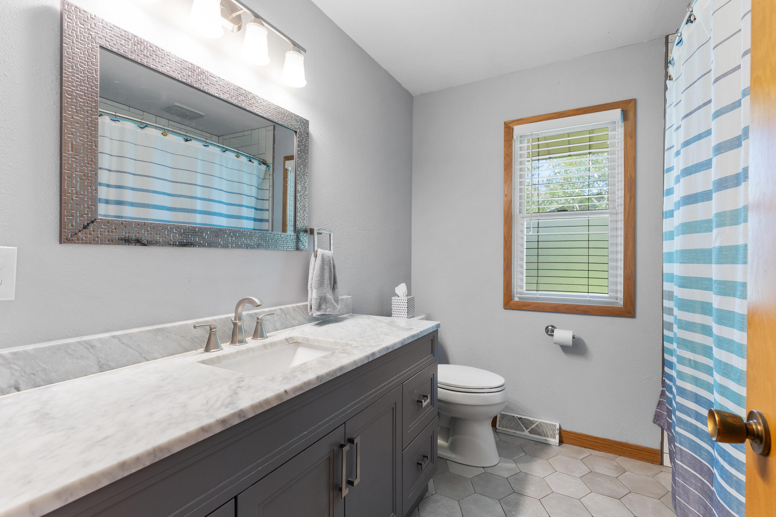 575 Kenmar Road Brookfield, WI 53005 - Photo 12 of 38 Updated Full Bathroom
