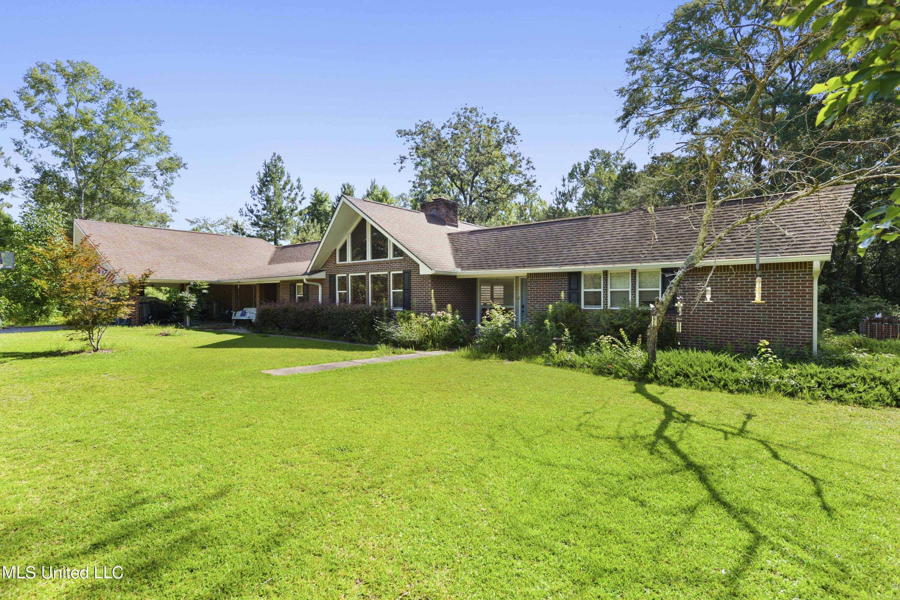 10 King Road Wiggins, MS 39577 - Photo 2 of 31 002