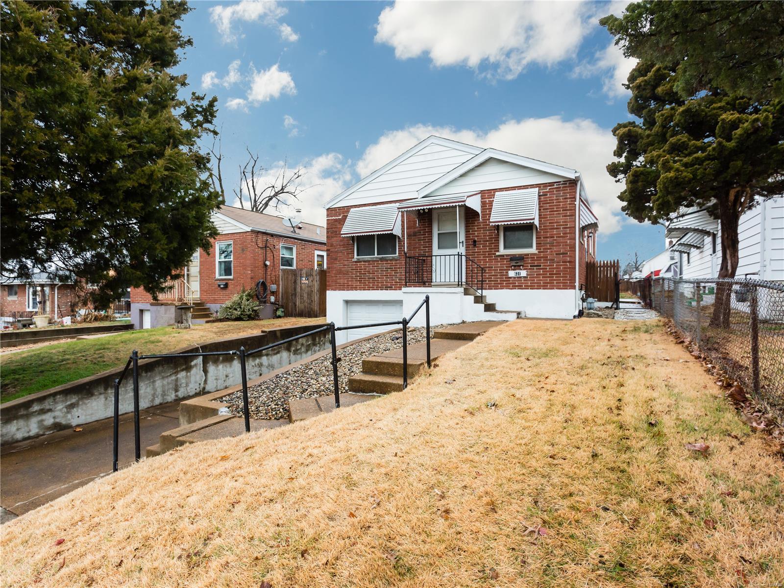 631 Reavis Barracks Road St. Louis, MO 63125 - Photo 3 of 25