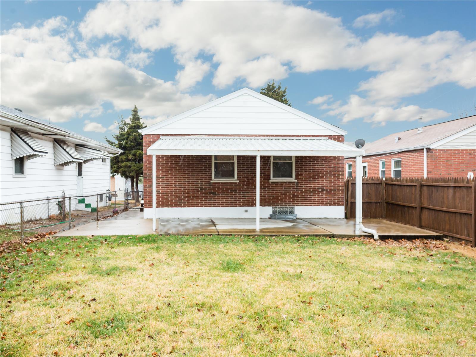 631 Reavis Barracks Road St. Louis, MO 63125 - Photo 5 of 25