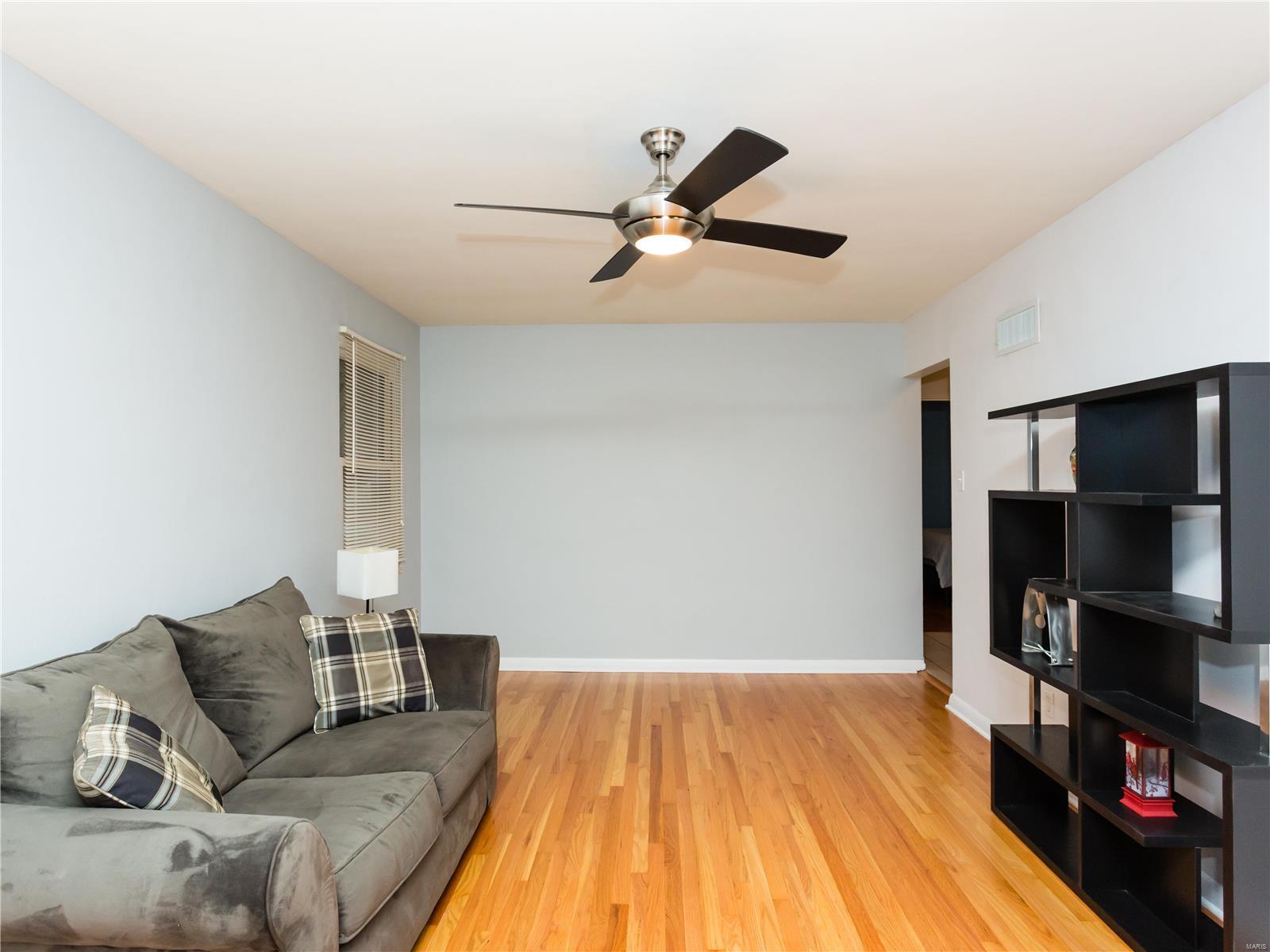 631 Reavis Barracks Road St. Louis, MO 63125 - Photo 8 of 25