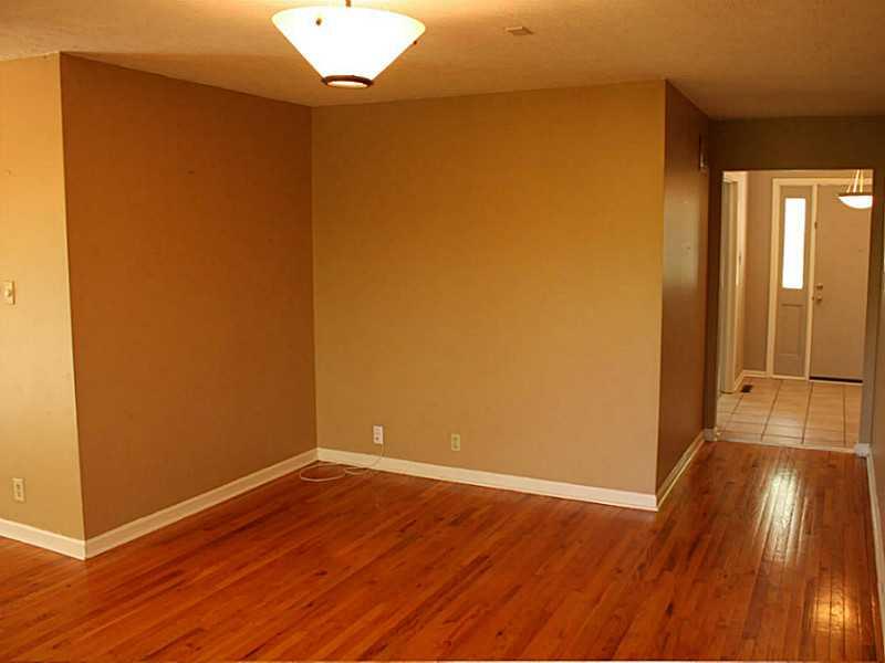 8141 Taunton Road Indianapolis, IN 46260 - Photo 7 of 16 Gallery Image 7