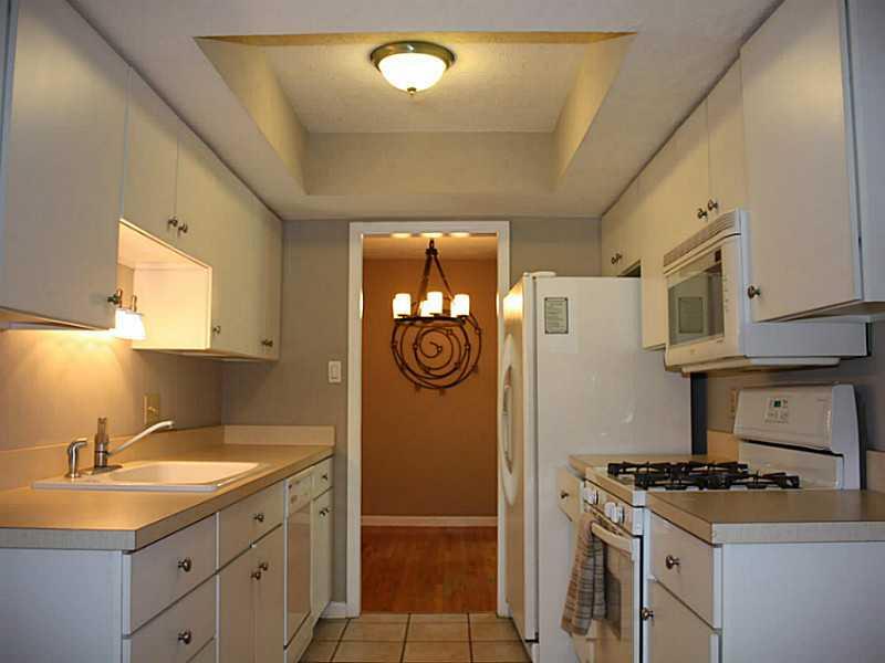 8141 Taunton Road Indianapolis, IN 46260 - Photo 10 of 16 Gallery Image 10