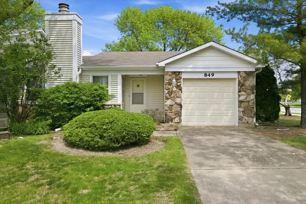 $280,000 | 849 Colony Lake Drive, Schaumburg, IL 60169