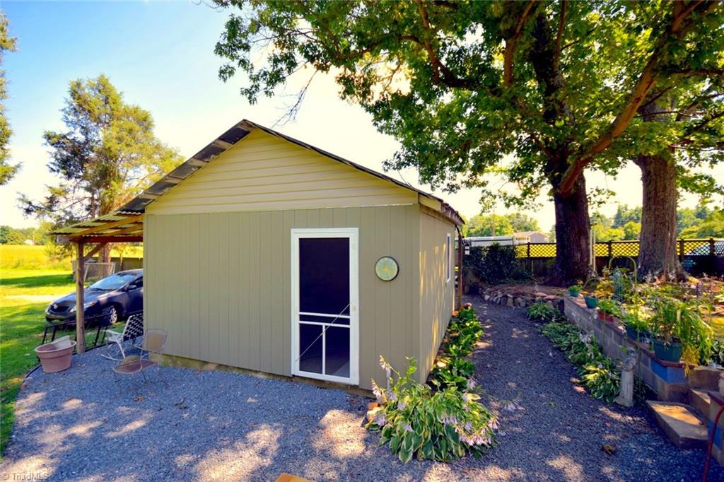 5944 Ridge Road Lexington, NC 27295 - Photo 18 of 29 Gallery Image 18