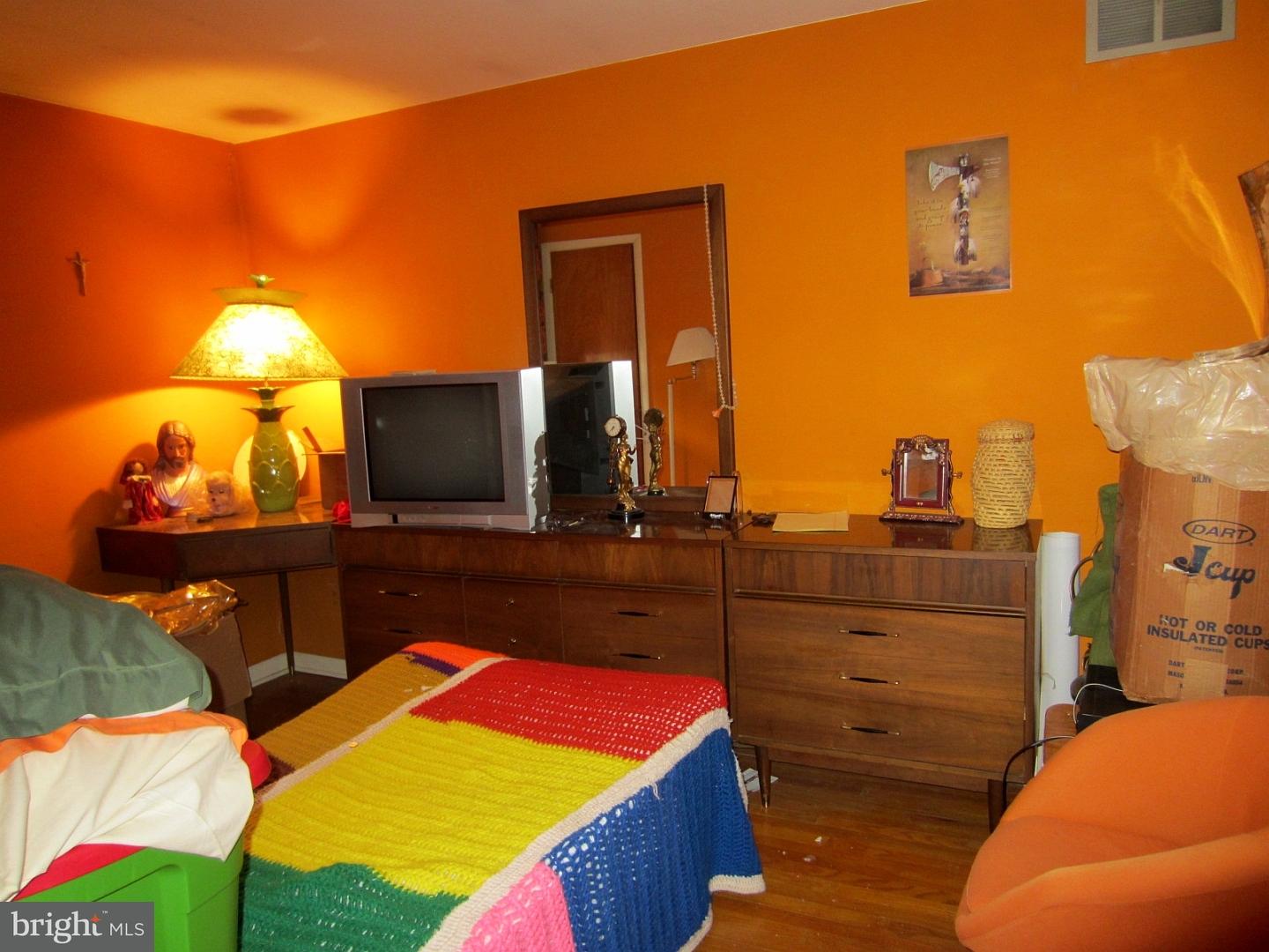 1061 Vernon Road Philadelphia, PA 19150 - Photo 5 of 12 Gallery Image 5
