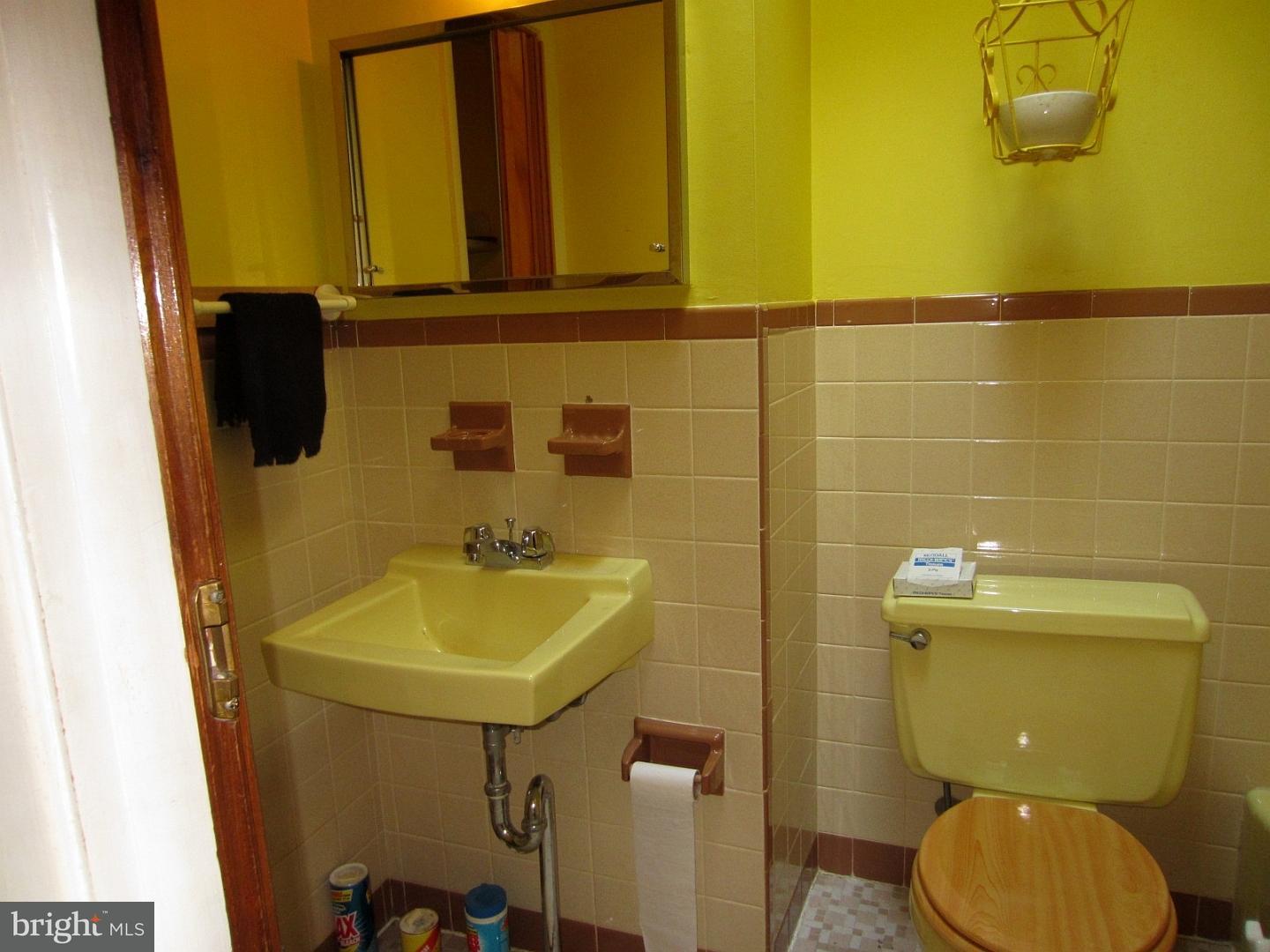 1061 Vernon Road Philadelphia, PA 19150 - Photo 6 of 12 Gallery Image 6