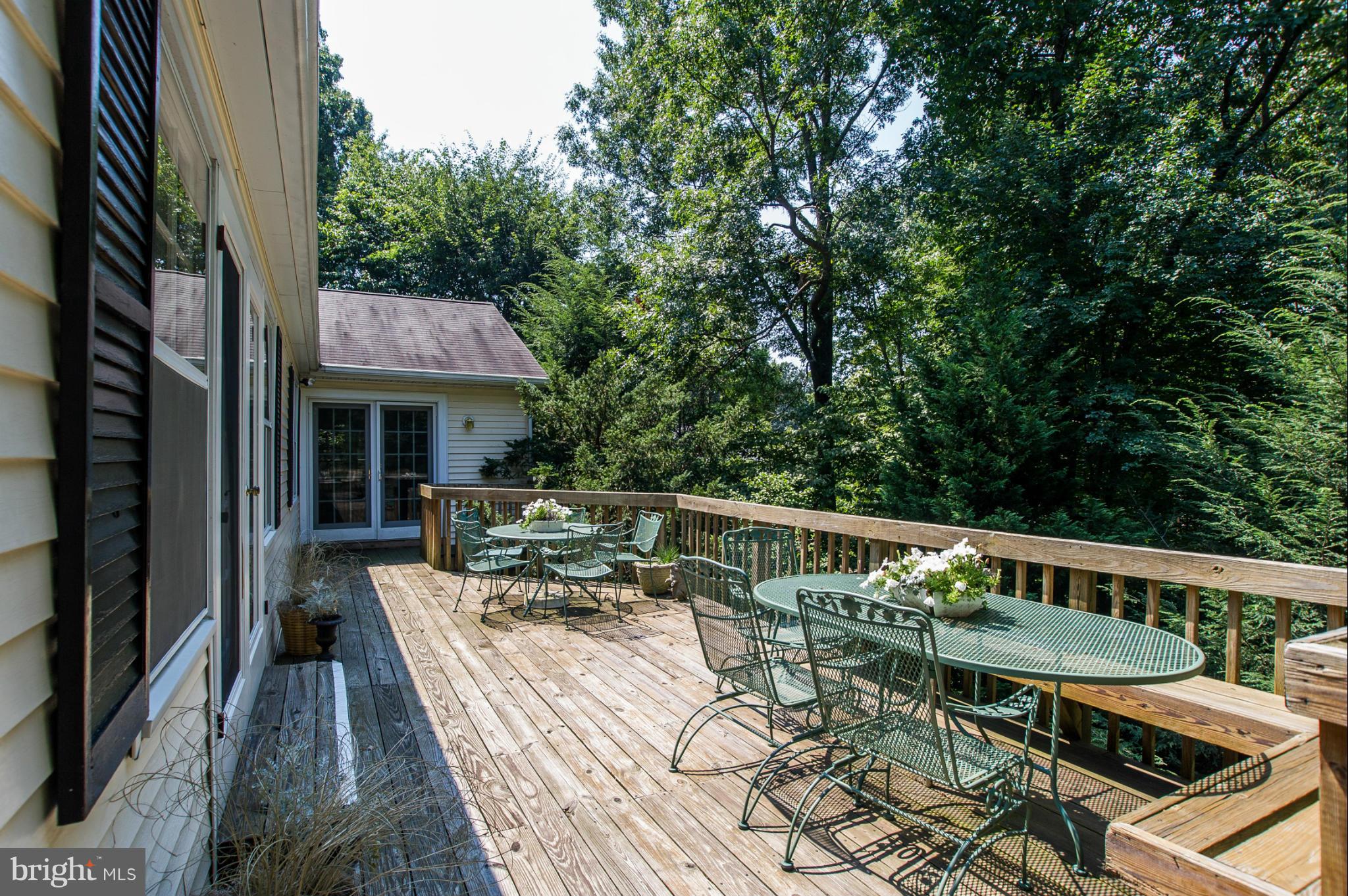2004 Ridgecrest Court Towson, MD 21204 - Photo 29 of 30 Deck 2