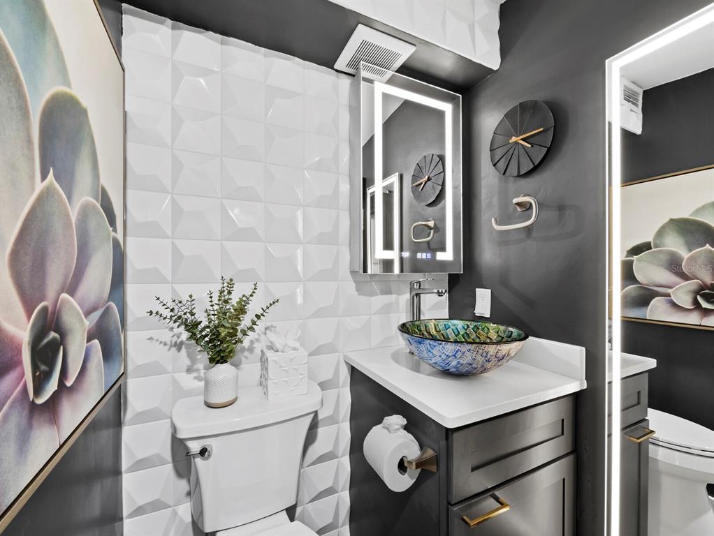 2421 Prospect Street Sarasota, FL 34239 - Photo 12 of 29