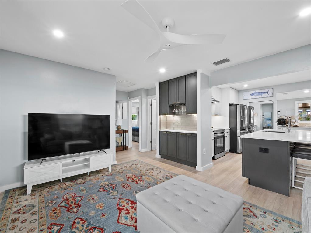 2421 Prospect Street Sarasota, FL 34239 - Photo 14 of 26