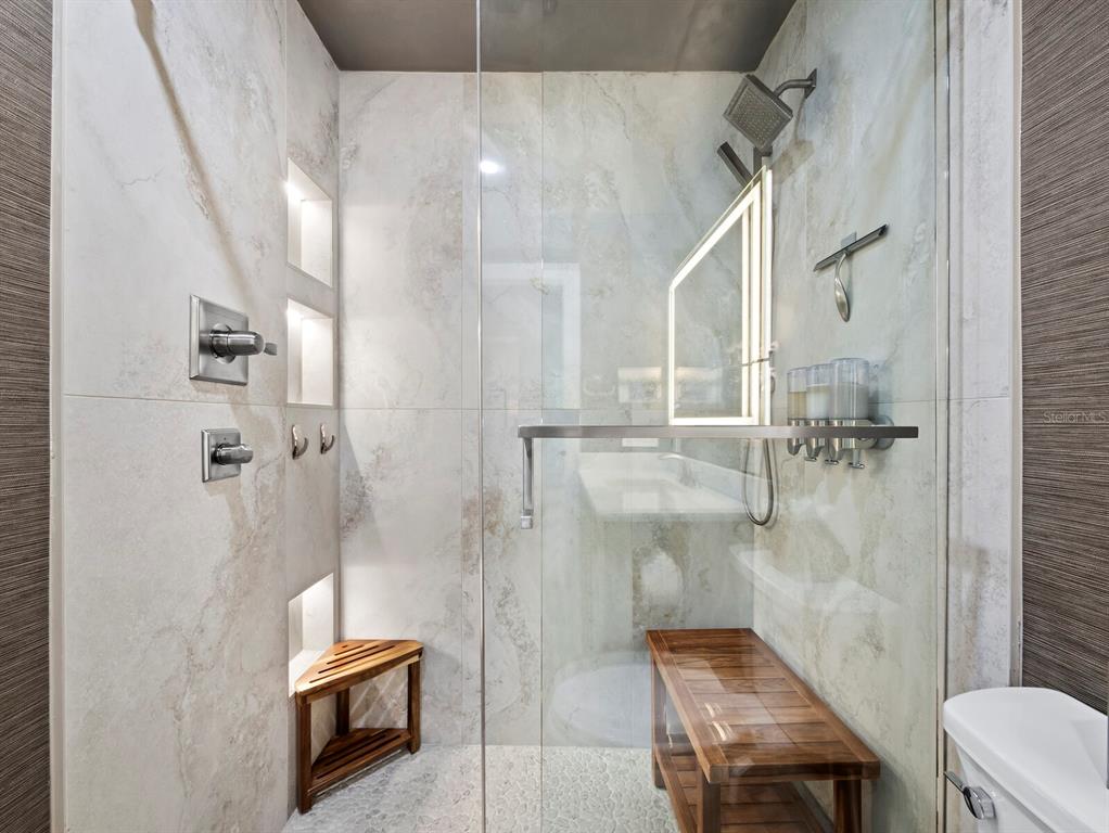 2421 Prospect Street Sarasota, FL 34239 - Photo 15 of 26