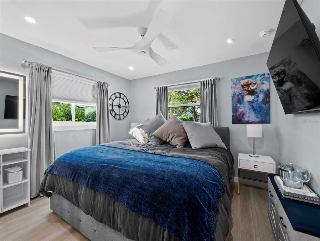 2421 Prospect Street Sarasota, FL 34239 - Photo 16 of 29