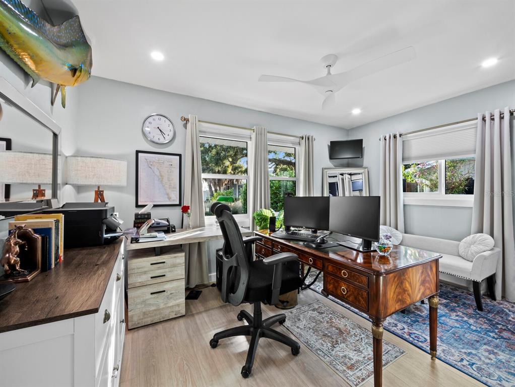 2421 Prospect Street Sarasota, FL 34239 - Photo 17 of 29