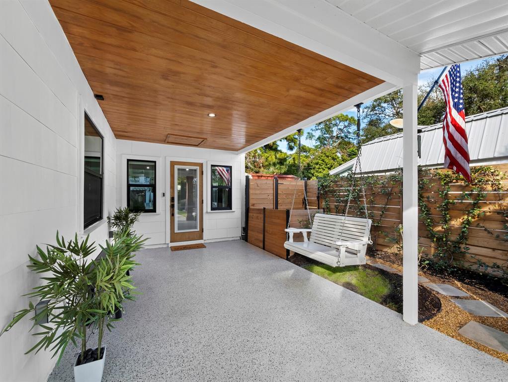 2421 Prospect Street Sarasota, FL 34239 - Photo 23 of 29