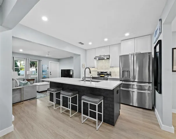 $950,000 | 2421 Prospect Street, Sarasota, FL 34239