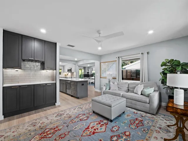 $950,000 | 2421 Prospect Street, Sarasota, FL 34239