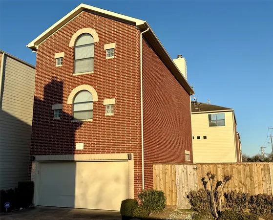 $2,600 | 9833 Sandra Ann Court, Houston, TX 77025