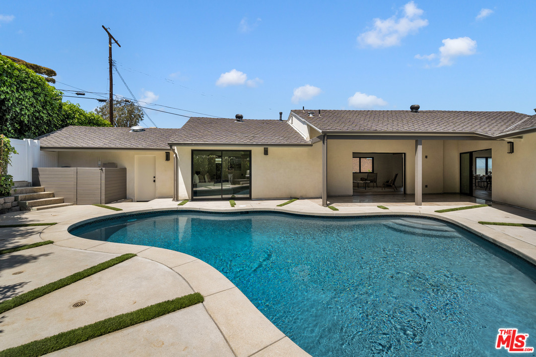 3614 Willowcrest Avenue Studio City, CA 91604 - Photo 35 of 43 a view of a house with swimming pool and porch