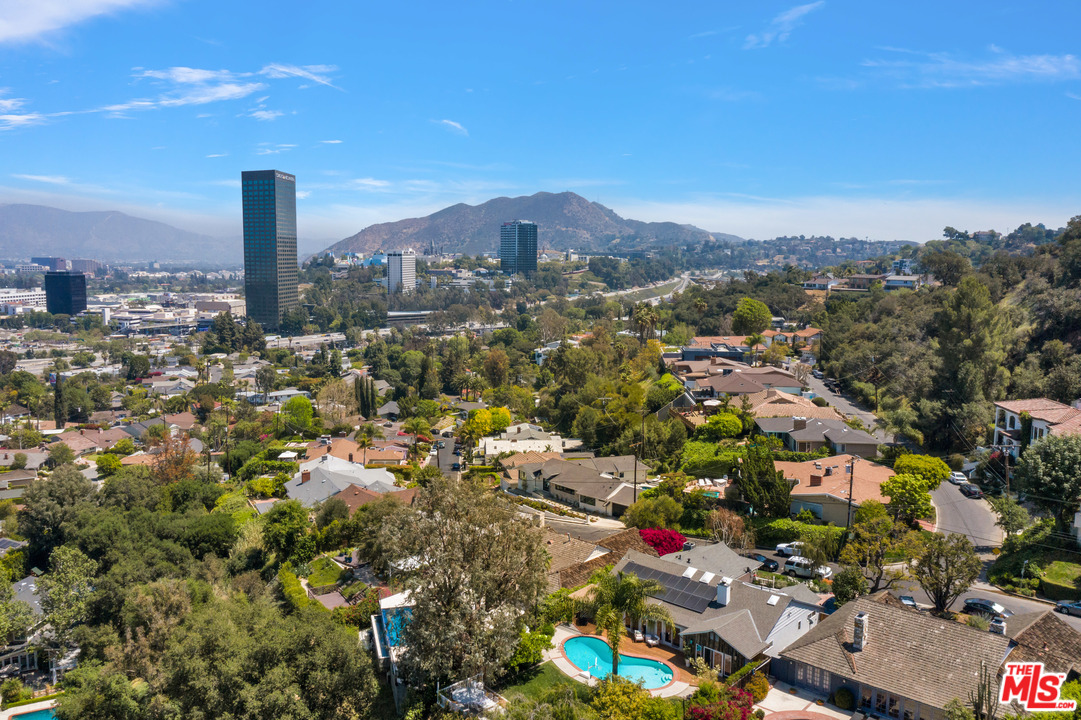 3614 Willowcrest Avenue Studio City, CA 91604 - Photo 39 of 43 an aerial view of a city with lots of residential buildings