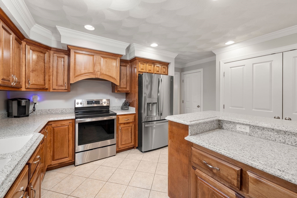 30 Michael Road Attleboro, MA 02703 - Photo 6 of 42 Gallery Image 6