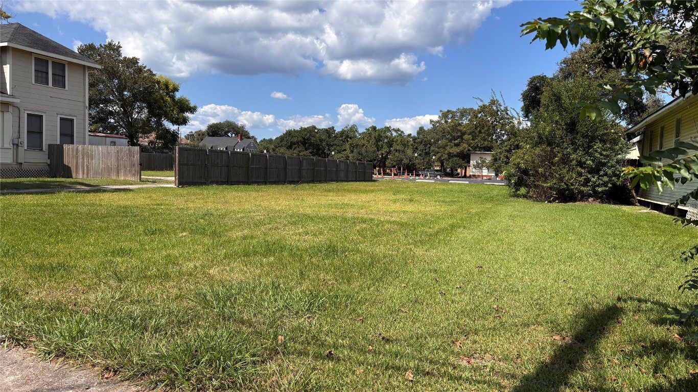 2344 Broadway Beaumont, TX 77702 - Photo 6 of 6