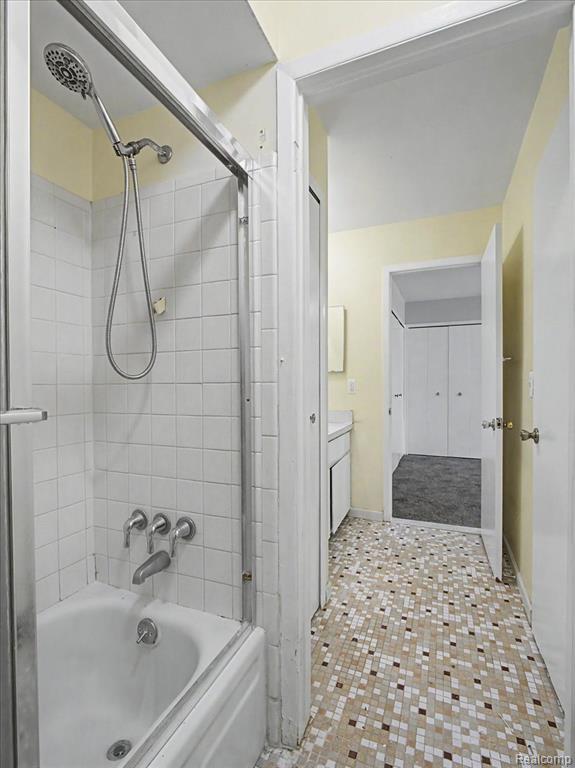 41957 Utica Road Sterling Heights, MI 48313 - Photo 29 of 43