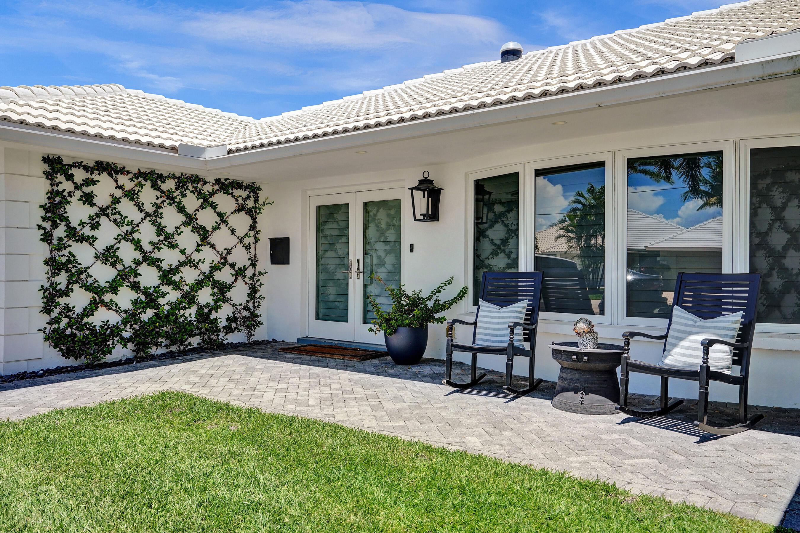 1348 Sycamore Terrace Boca Raton, FL 33486 - Photo 6 of 36 front5