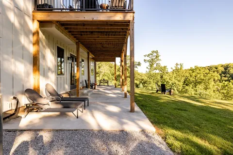 $1,230,250 | 1058 Paiute Trail, Pegram, TN 37143