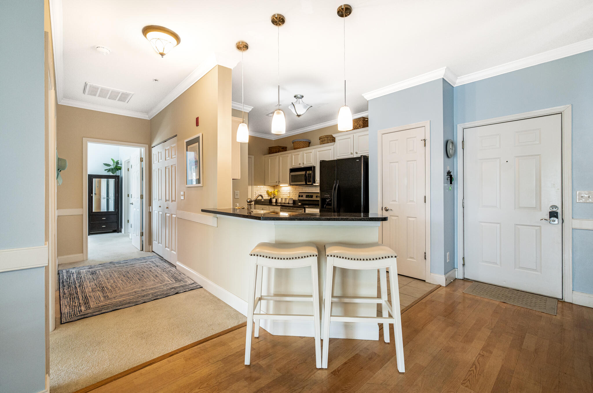 1984 Folly Road, Unit B108 Charleston, SC 29412 - Photo 11 of 51 Kitchen/Bar 2
