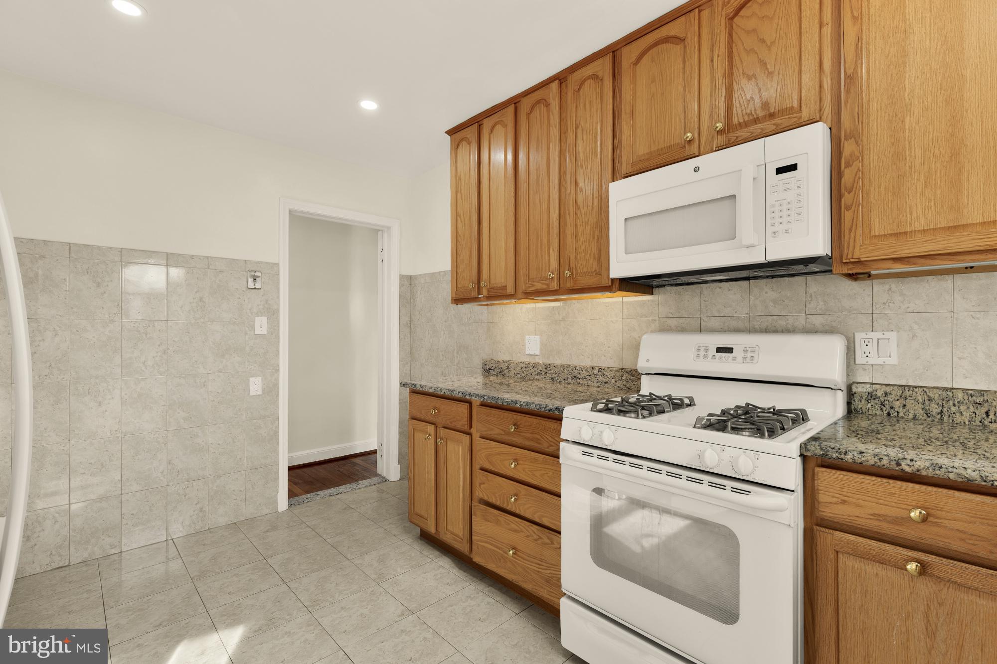 2736 Stephenson Lane Northwest Washington, DC 20015 - Photo 13 of 46