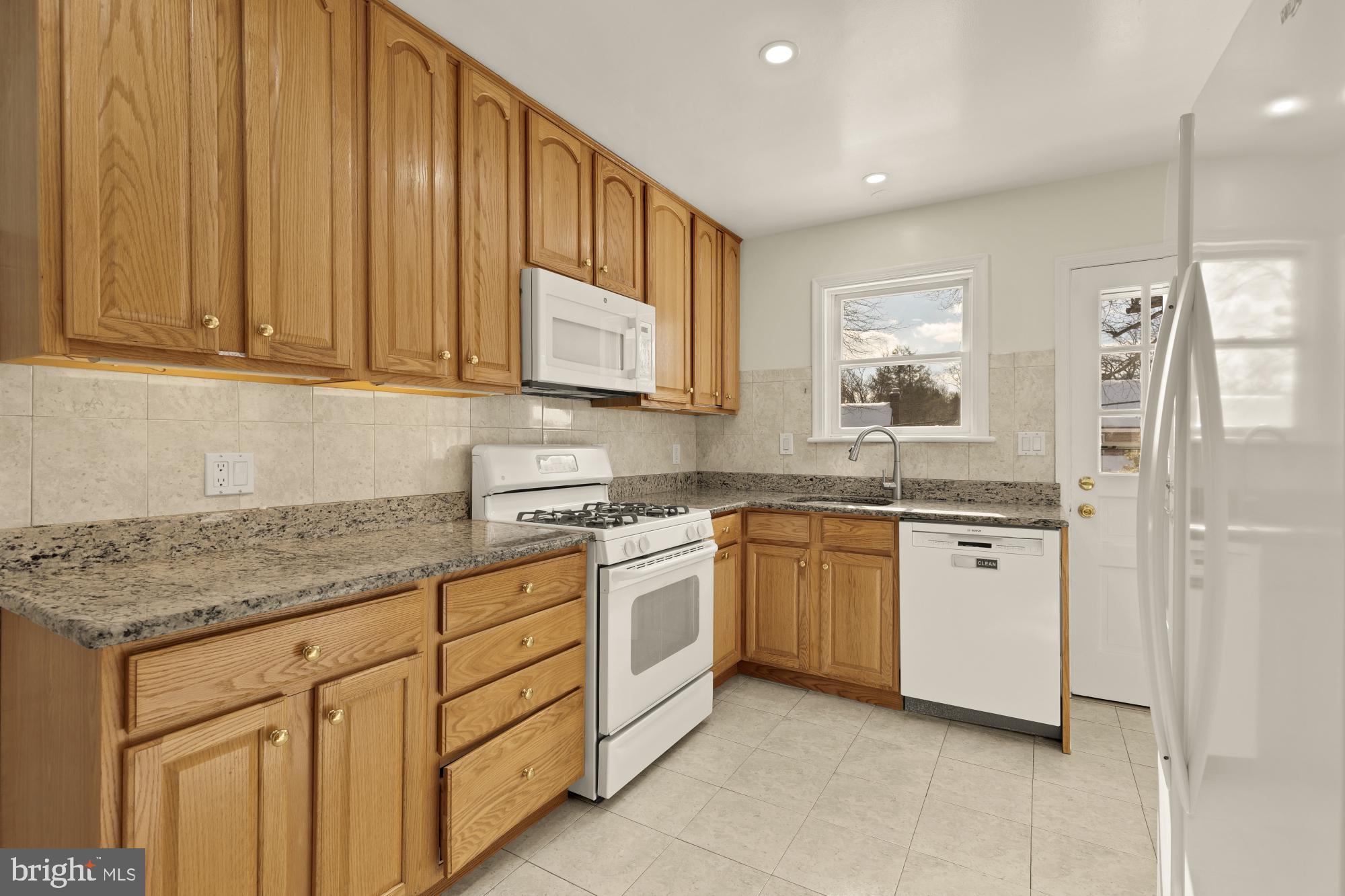 2736 Stephenson Lane Northwest Washington, DC 20015 - Photo 16 of 46