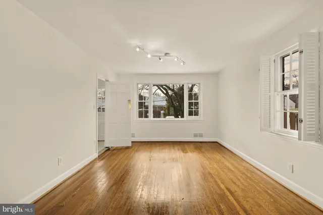 $5,500 | 2736 Stephenson Lane Northwest, Washington, DC 20015