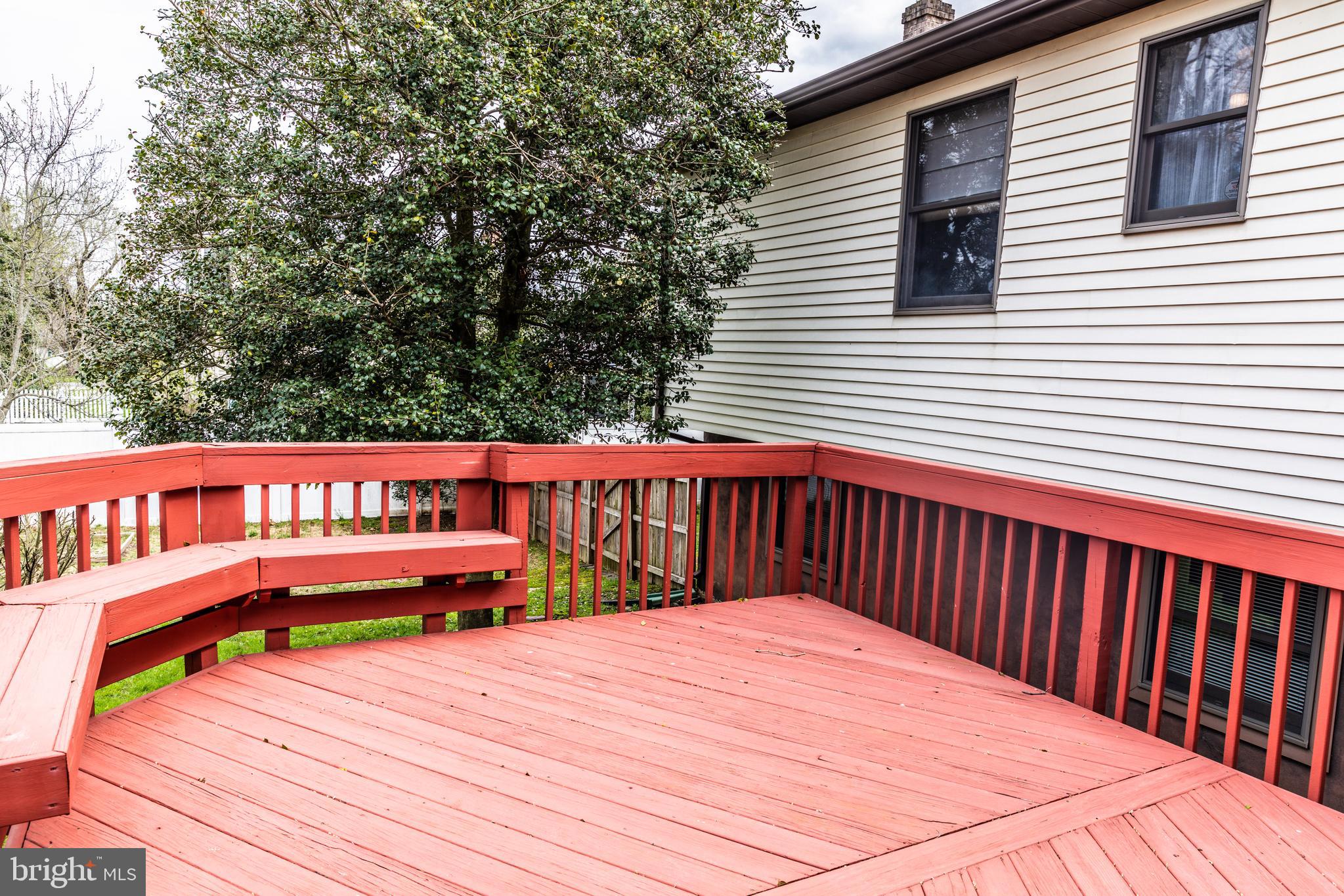 287 County House Road Clarksboro, NJ 08020 - Photo 8 of 33 Built in seating on both tiers of deck!