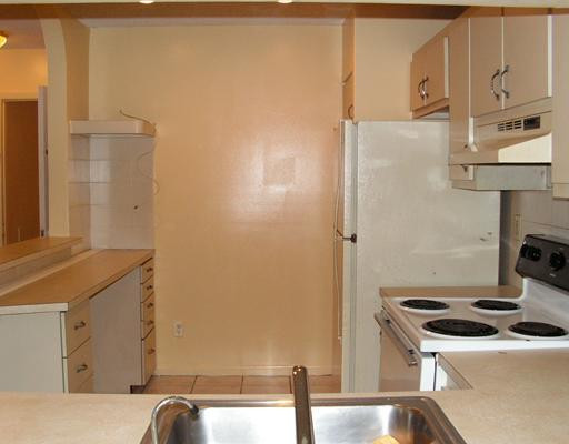 5296 Gate Lake Road, Unit 5296 Tamarac, FL 33319 - Photo 5 of 16 Kitchen