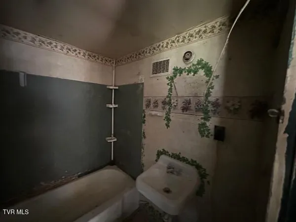 $19,500 | 164 Cardwell Town, Saltville, VA 24370