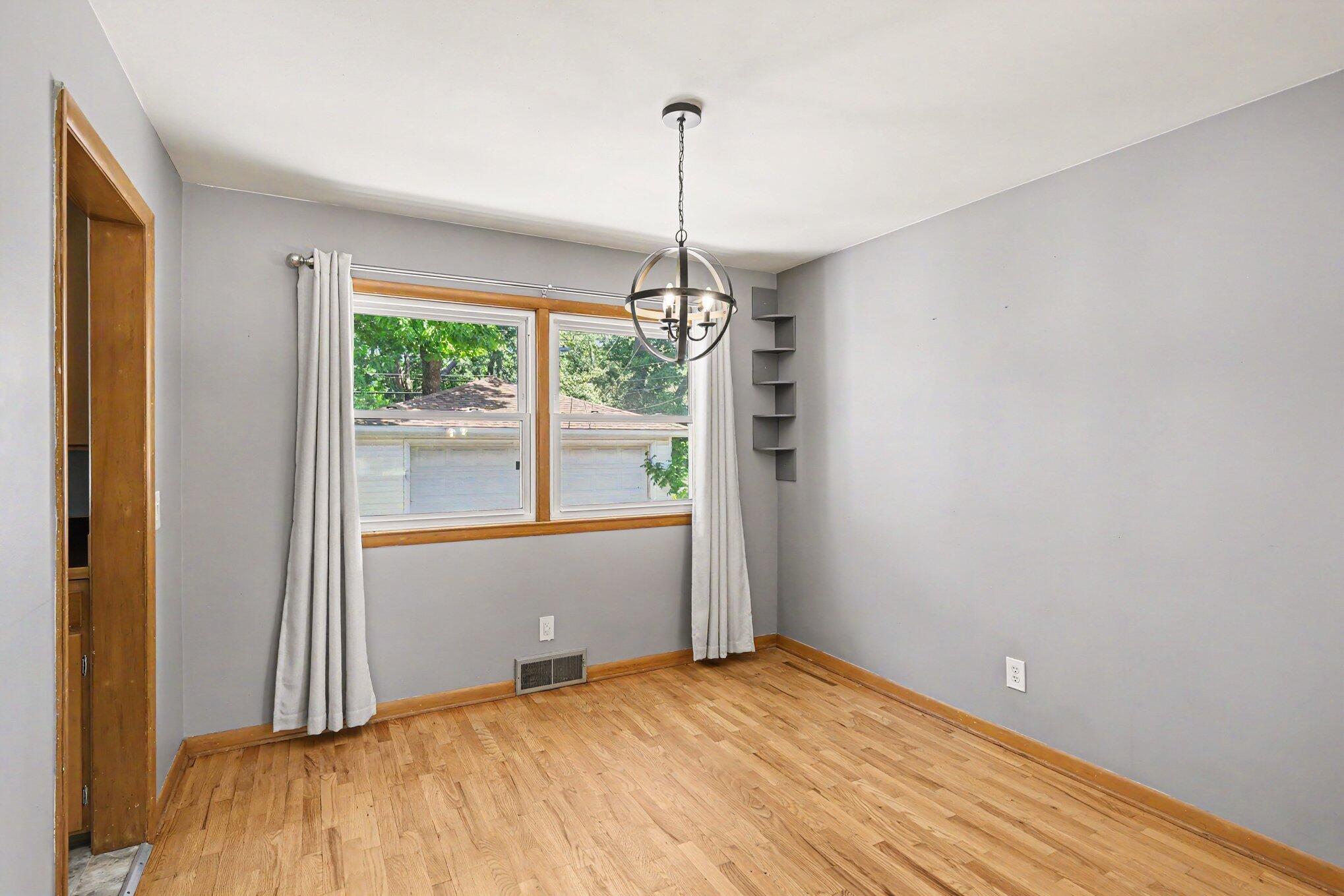 2117 Edwin Place Lansing, MI 48911 - Photo 21 of 37 010_file_1062