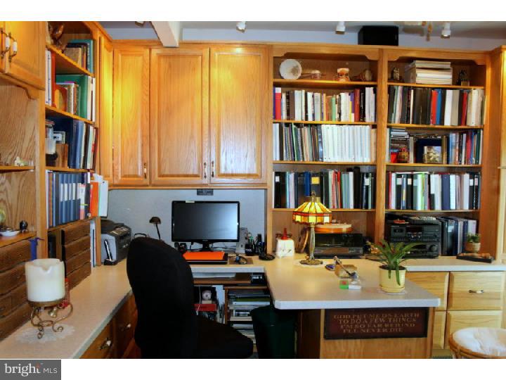 415 Apple Road Edgewater Park, NJ 08010 - Photo 11 of 23 Office / Study