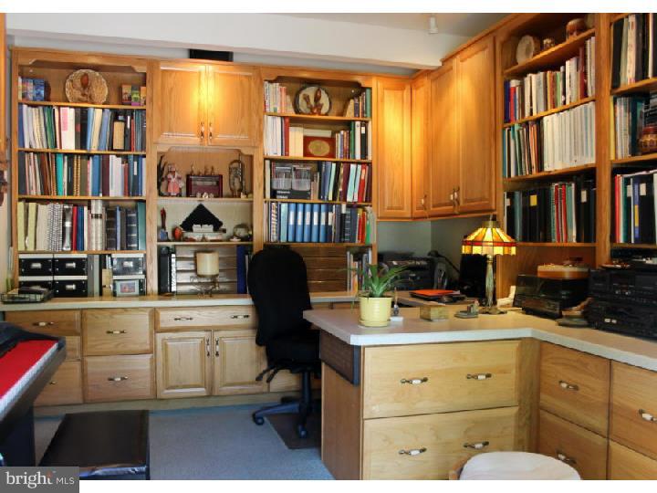415 Apple Road Edgewater Park, NJ 08010 - Photo 12 of 23 Office / Study