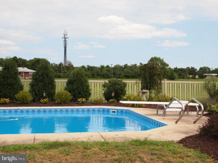 415 Apple Road Edgewater Park, NJ 08010 - Photo 22 of 23 Pool