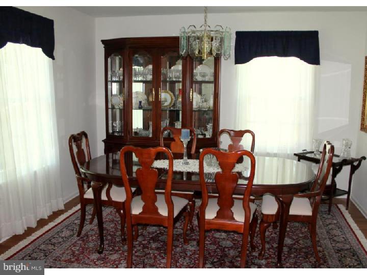 415 Apple Road Edgewater Park, NJ 08010 - Photo 4 of 23 Dining Room