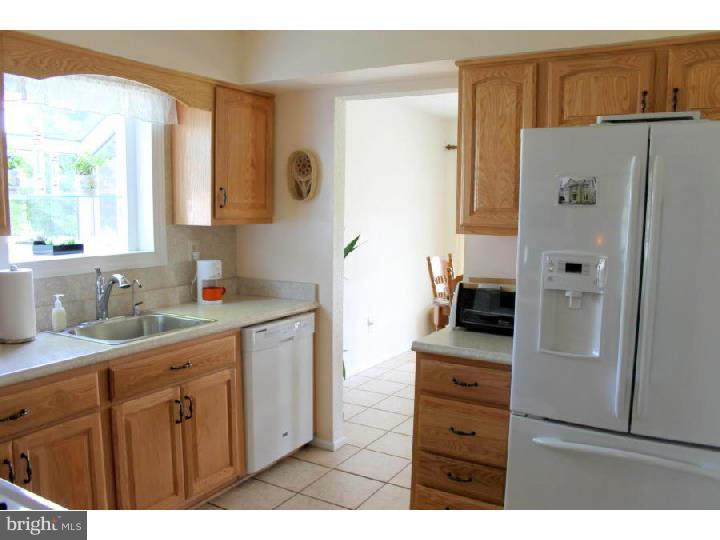 415 Apple Road Edgewater Park, NJ 08010 - Photo 5 of 23 Kitchen