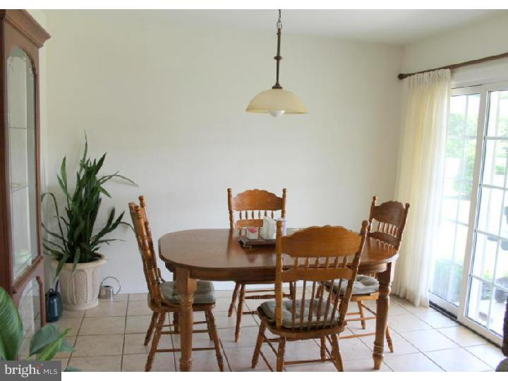 415 Apple Road Edgewater Park, NJ 08010 - Photo 8 of 23 Breakfast Room
