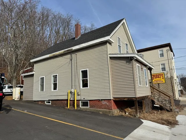 $3,000 | 255 River Street, Unit 1, Haverhill, MA 01832