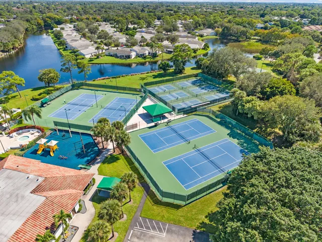 $2,900 | 300 Hammocks Trail, Greenacres, FL 33413