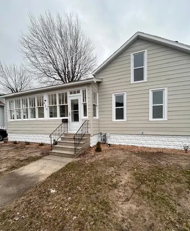 $354,900 | 826 Elliott Avenue, Grand Haven, MI 49417