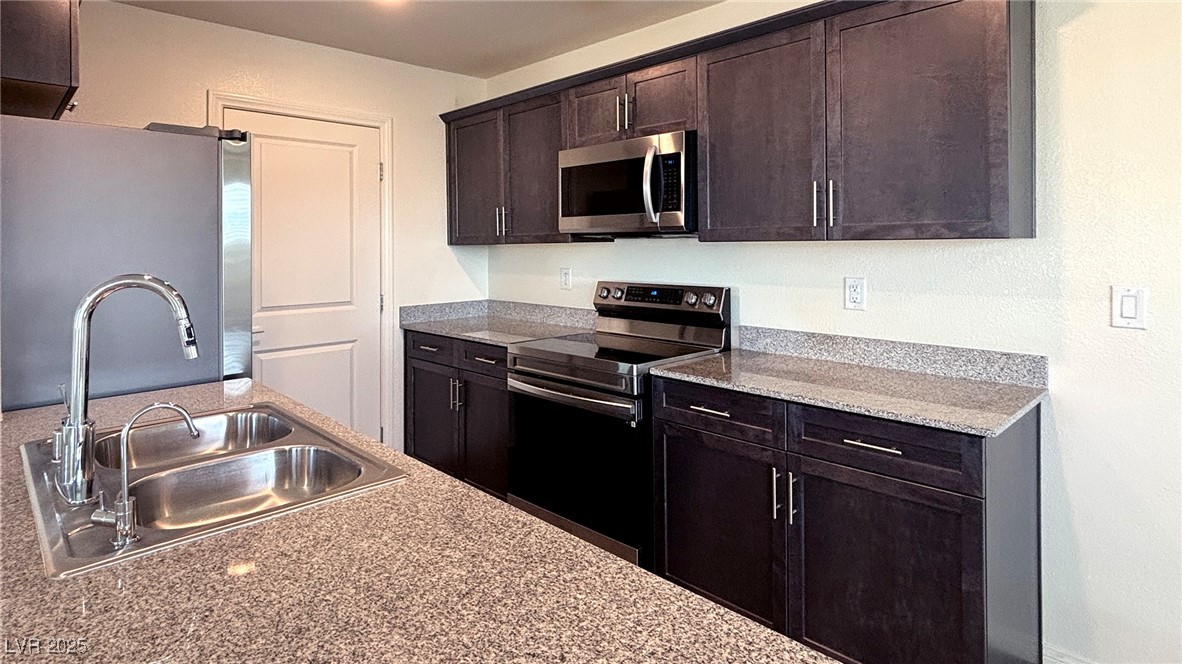 7030 Skyline Blue Street North Las Vegas, NV 89086 - Photo 21 of 37