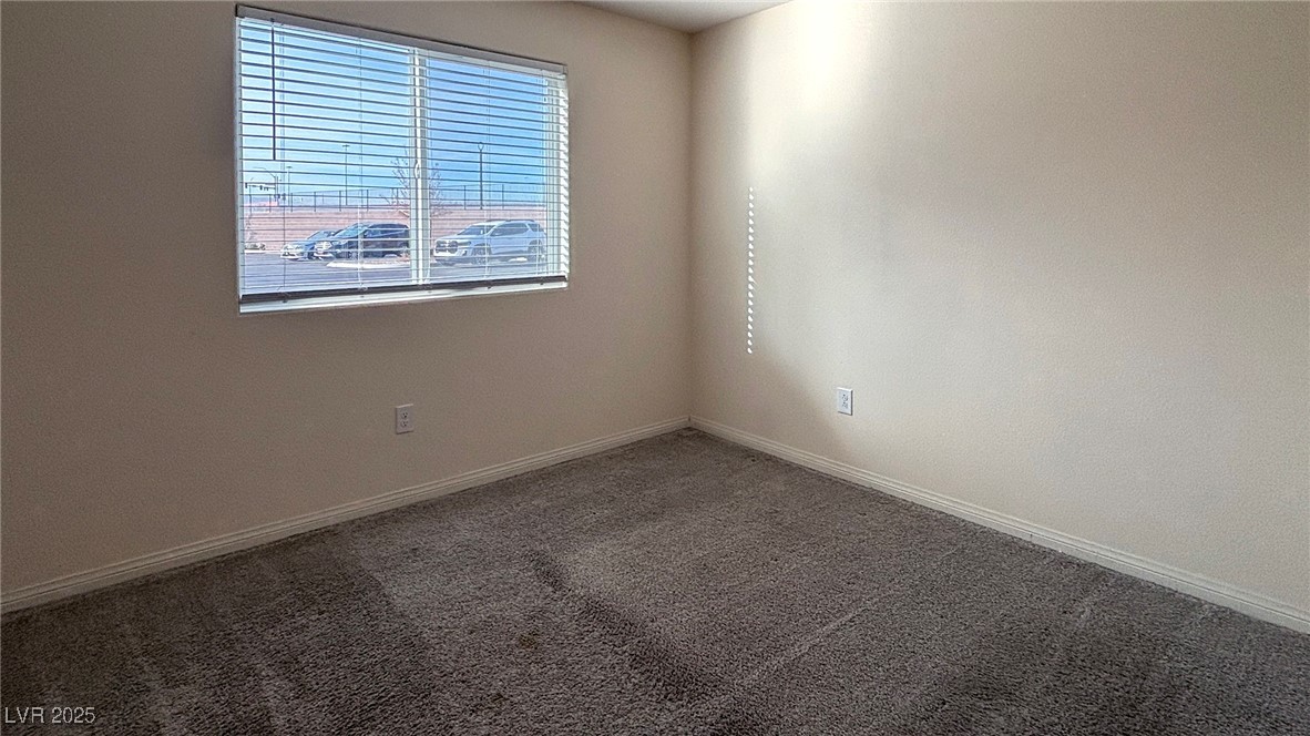 7030 Skyline Blue Street North Las Vegas, NV 89086 - Photo 6 of 37
